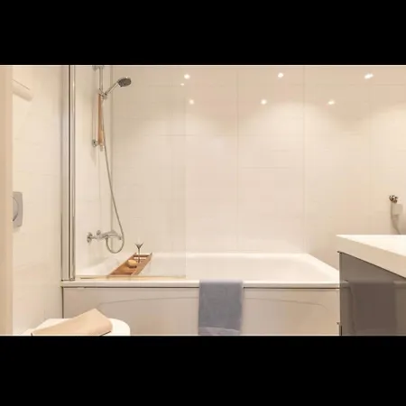 Classic House Over Two Floors Apartment *
