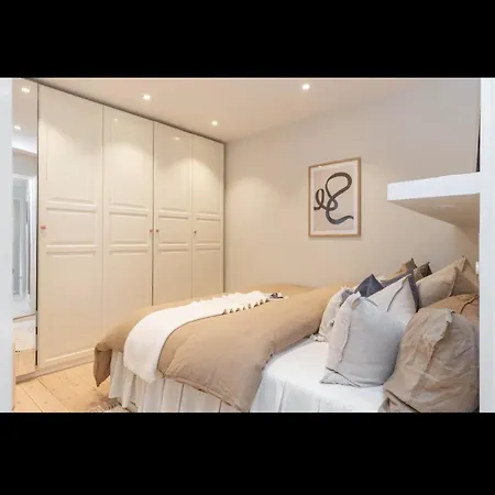 Classic House Over Two Floors Apartment